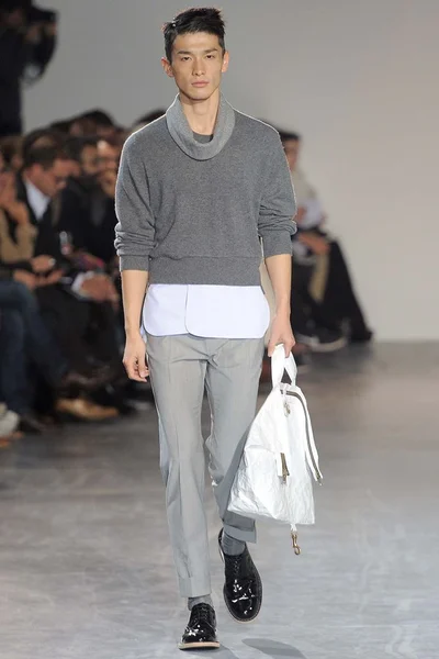 Look 12